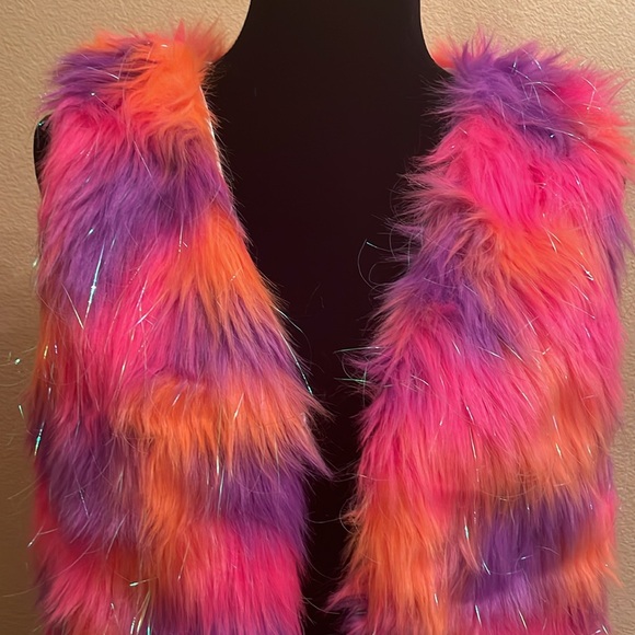 Furry and Colorful Vest. PTP 19in. - Picture 3 of 4